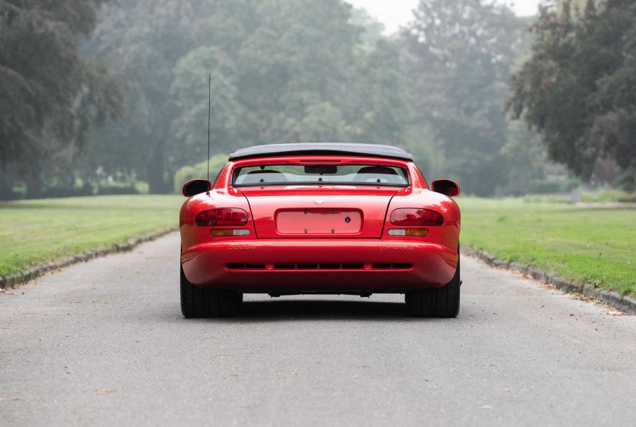  Dodge Viper RT/10 1992 года  (фото 24 из 46)